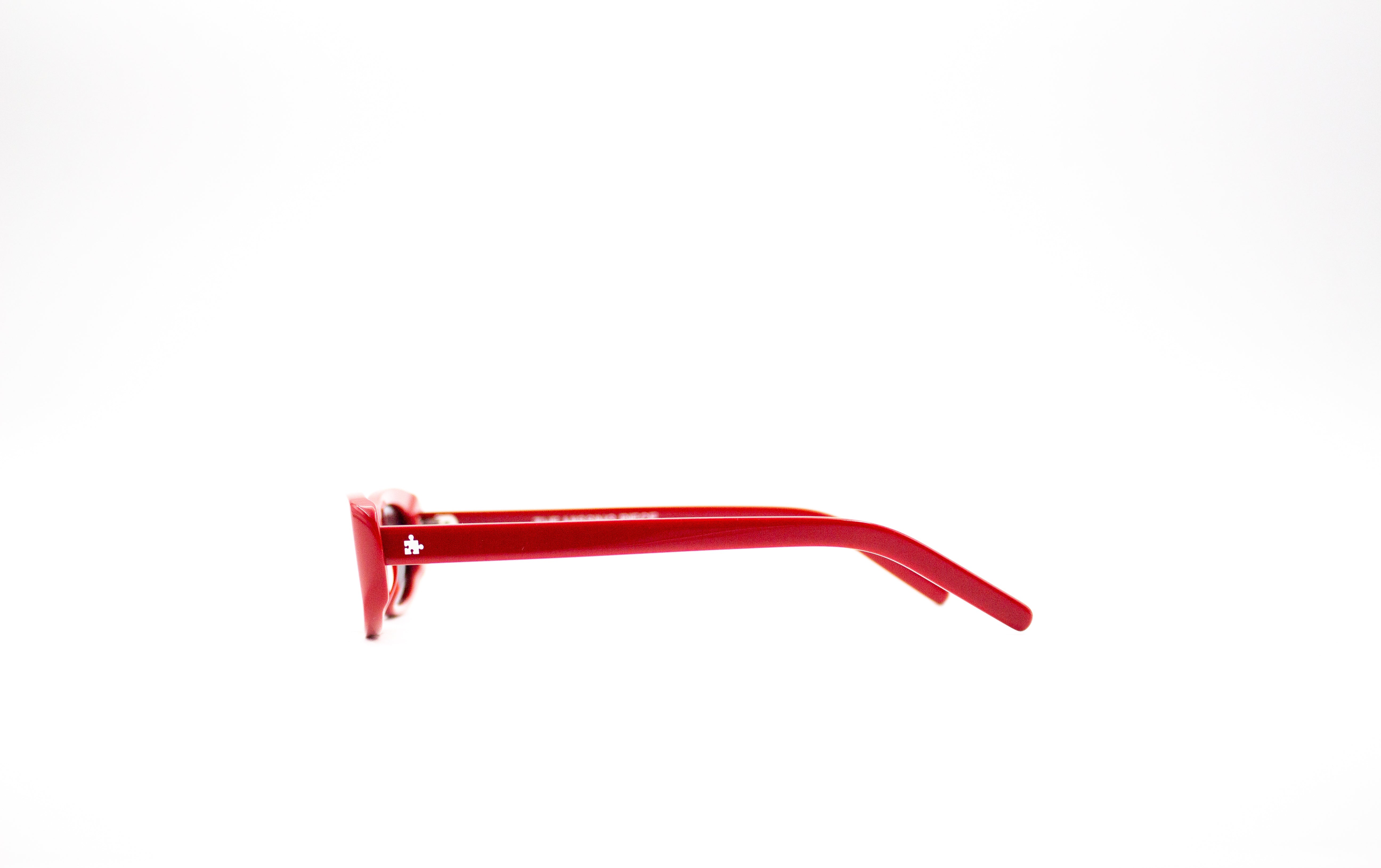Liora (Red)