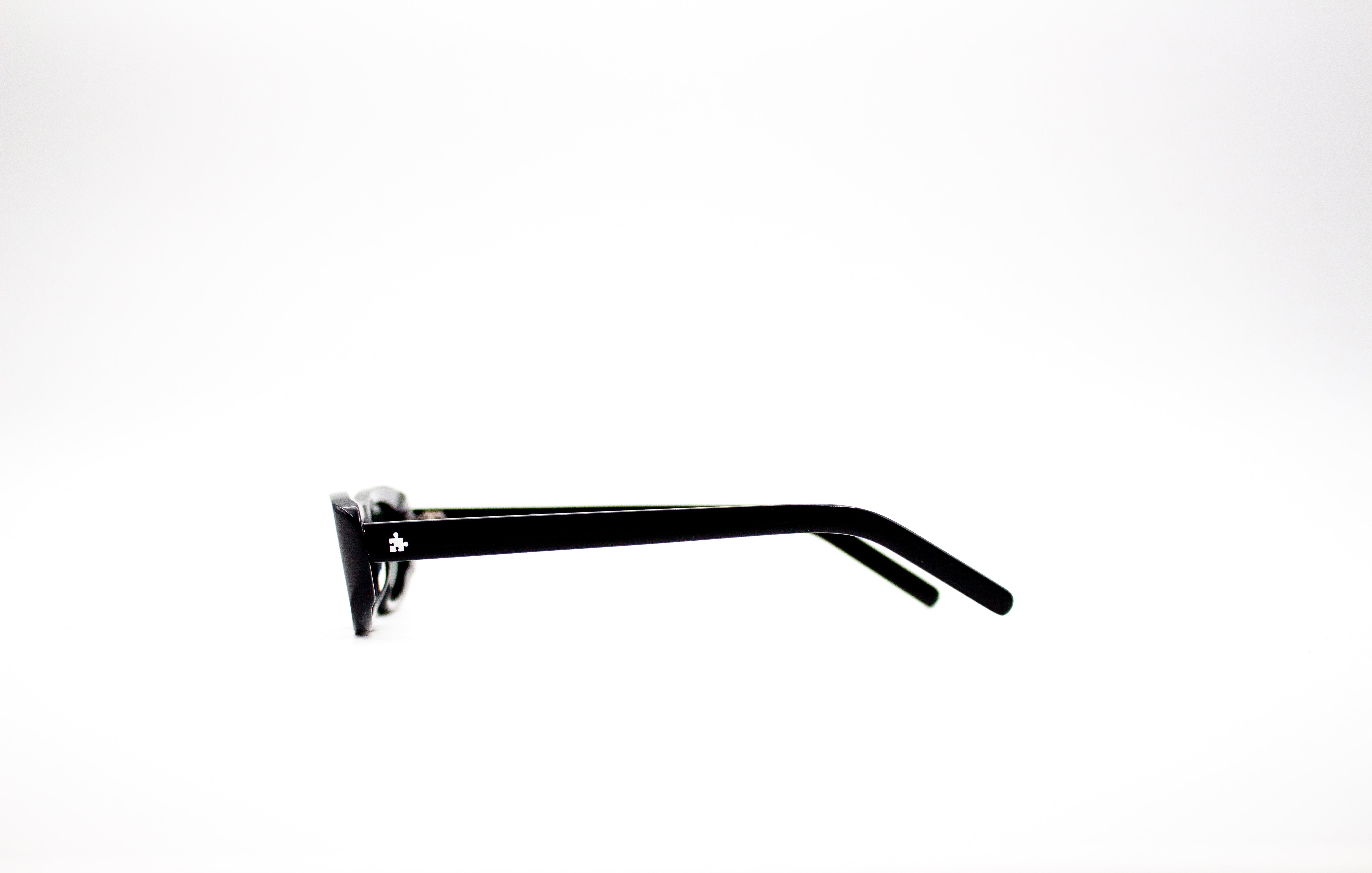 Liora (Black)