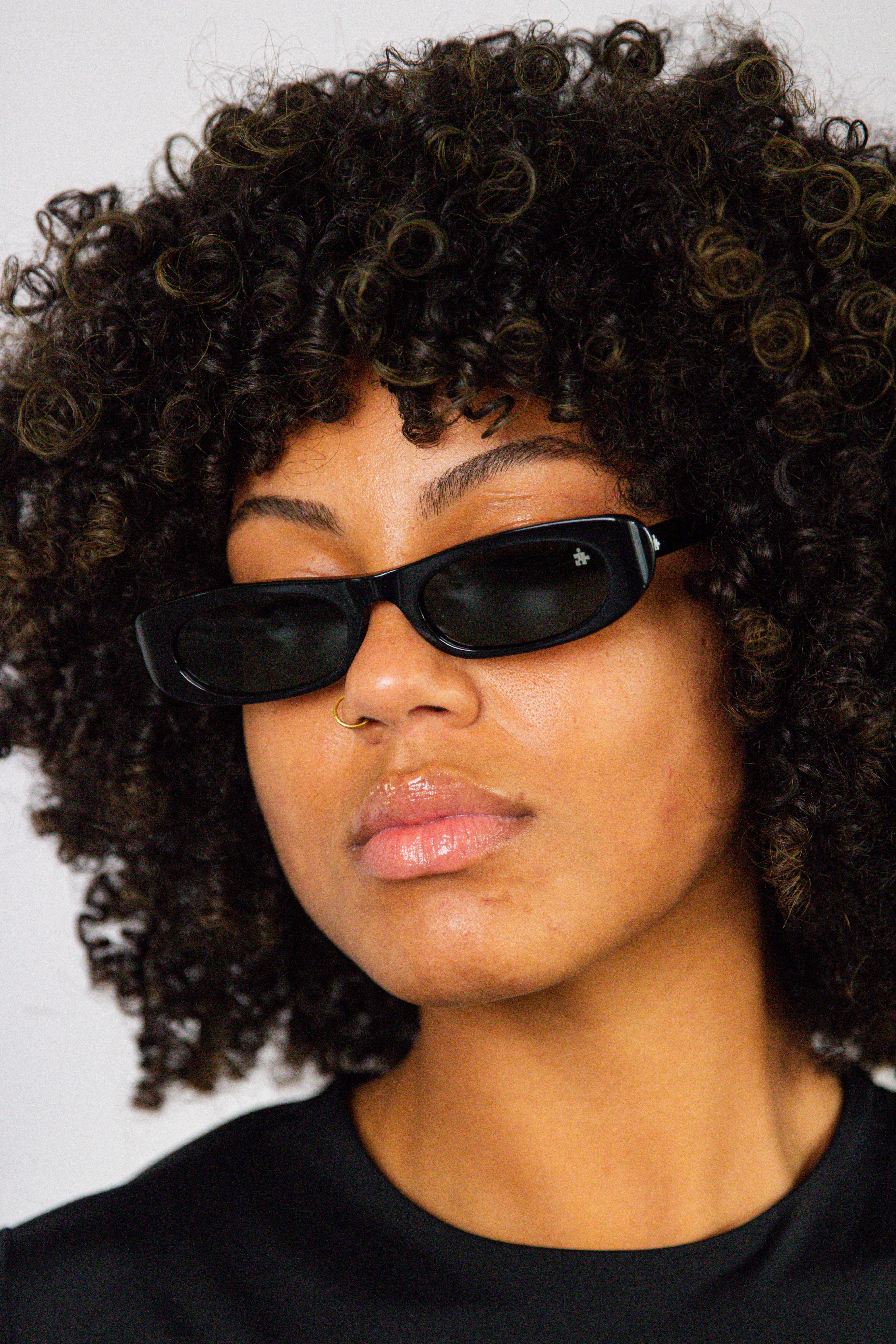 Liora (Black)